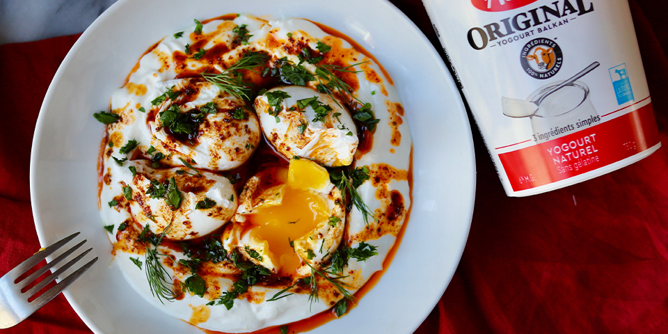 Çılbır Spiced Eggs with Yogurt image